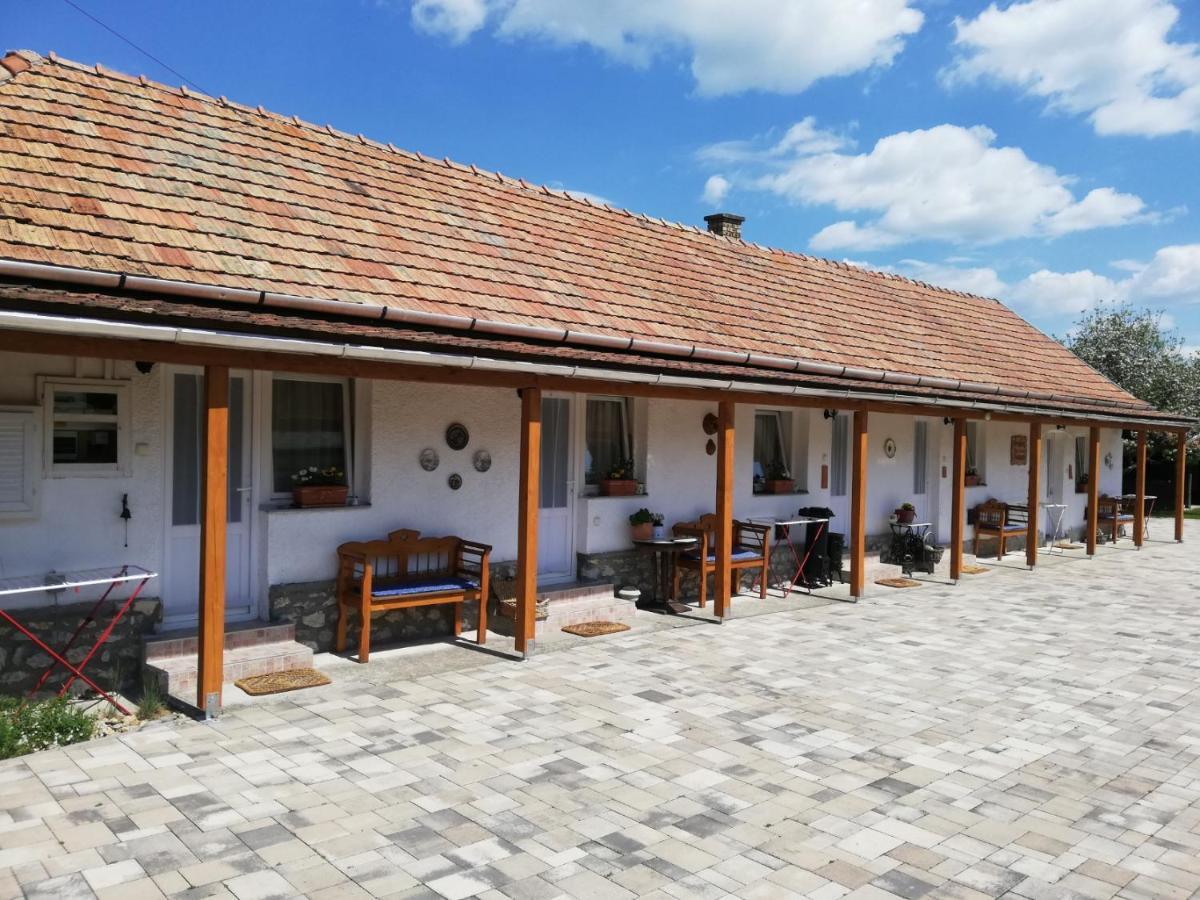 Bobita Apartmanhaz Сильвашварад Экстерьер фото